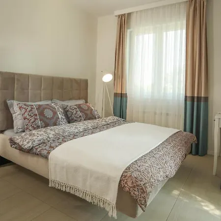 Kuca Sa Bazenom Do 10 Osoba Freedom Place *