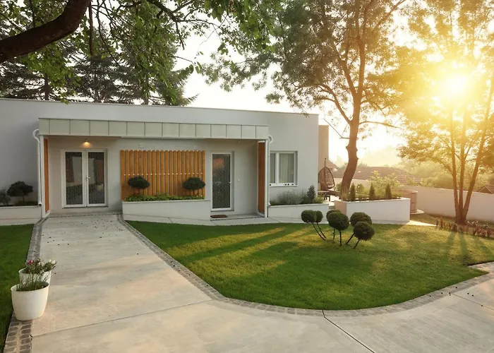 Kuca Sa Bazenom Do 10 Osoba Freedom Place Вилла