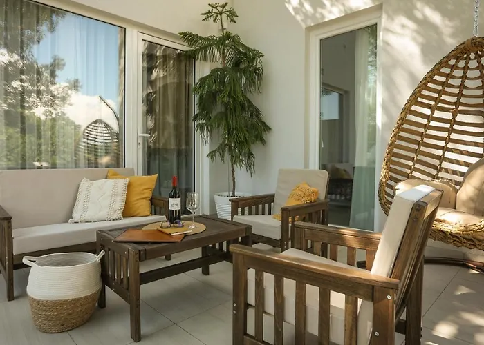 Kuca Sa Bazenom Do 10 Osoba Freedom Place Ягодина